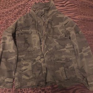 Small army fatigue jacket size Small